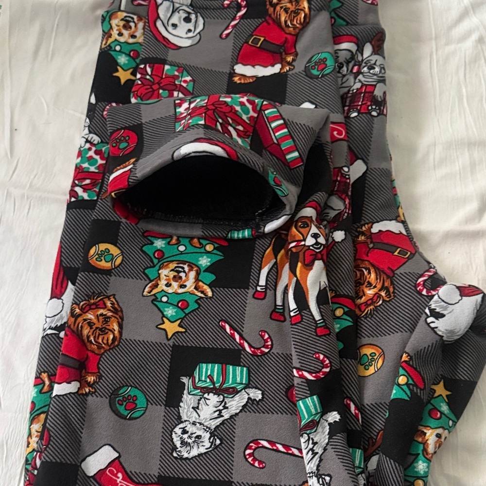 No Boundaries Festive Dog Print Leggings - Gray and Red